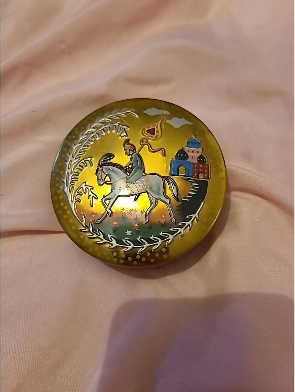 Baret Ware 3” Tin w/ Prince on Horse Vintage England